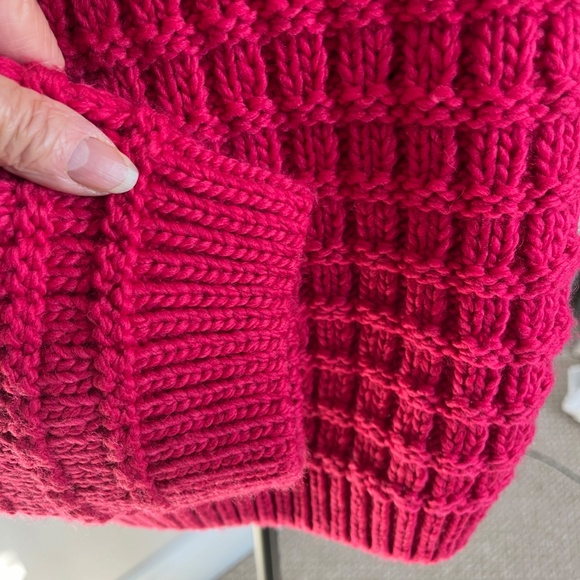 LG - H&M Oversized Thick Pink Knit Sweater - Picture 6 of 8